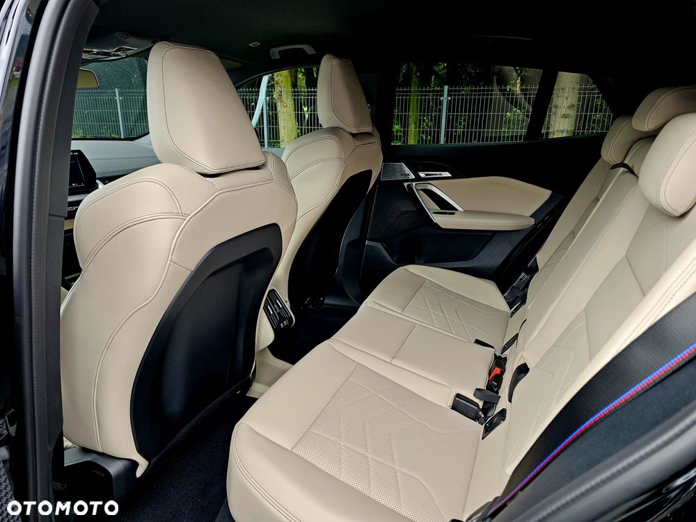 BMW iX2 eDrive20 66.5kWh M Sport - 31