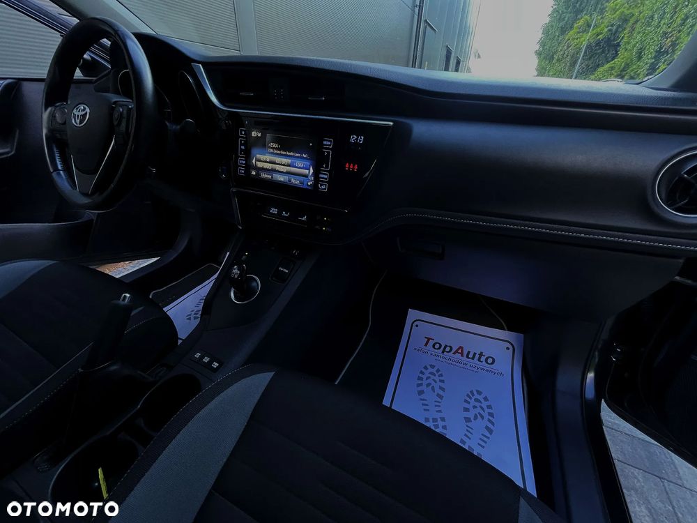 Toyota Auris Hybrid 135 Prestige - 16