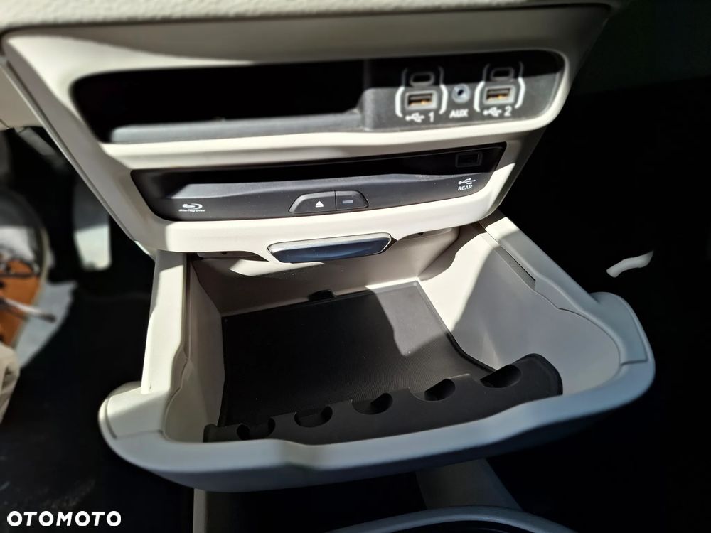 Chrysler Pacifica - 26