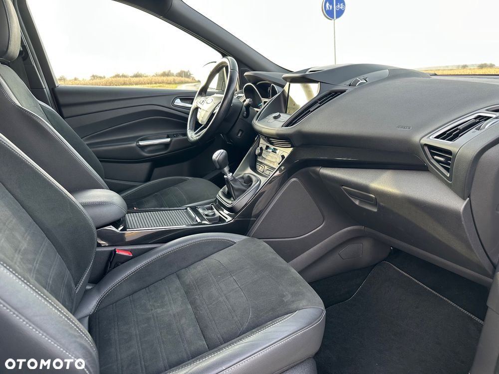 Ford Kuga 1.5 EcoBoost 2x4 ST-Line - 8