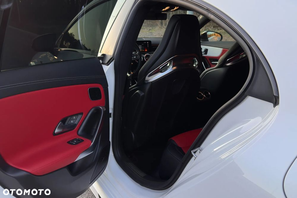 Mercedes-Benz CLA AMG 45 4-Matic 8G-DCT - 31