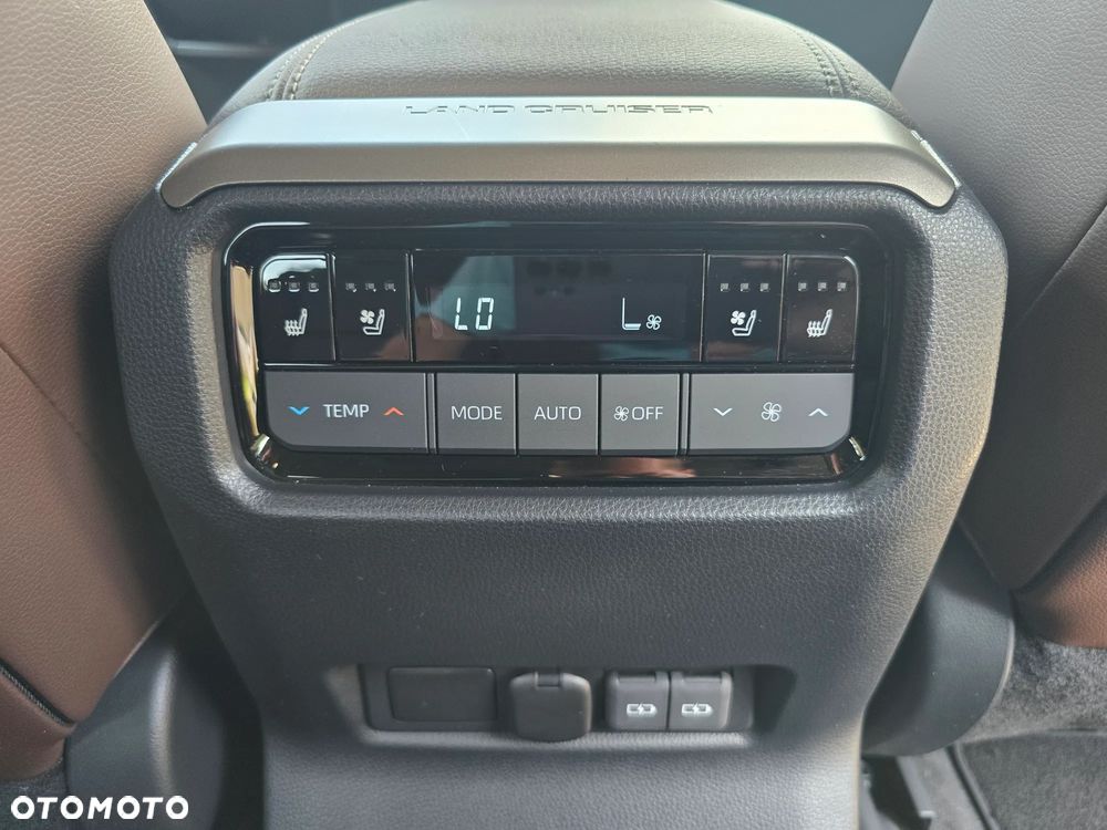 Toyota Land Cruiser LC 2.8 D-4D First Edition - 25