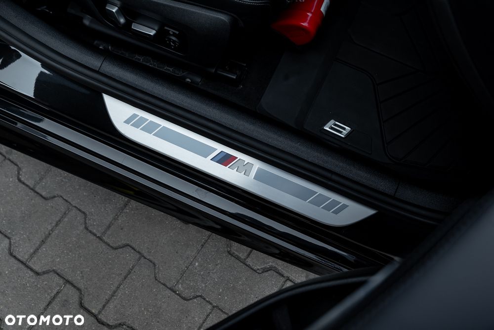 BMW Seria 8 - 36