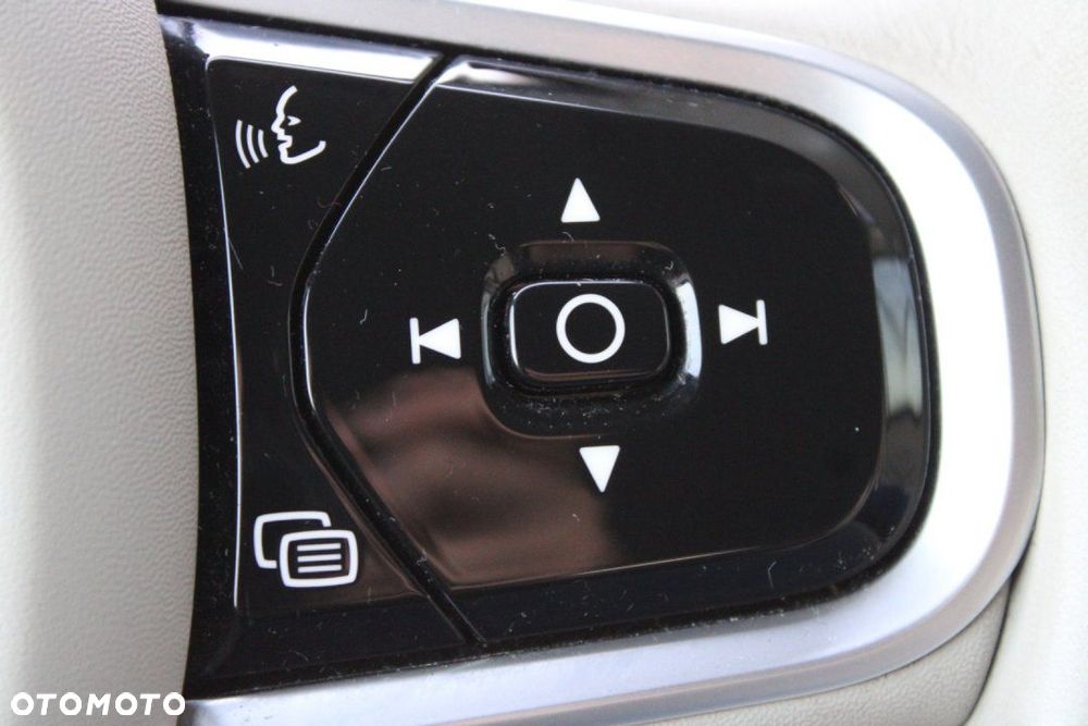 Volvo V60 Cross Country - 32
