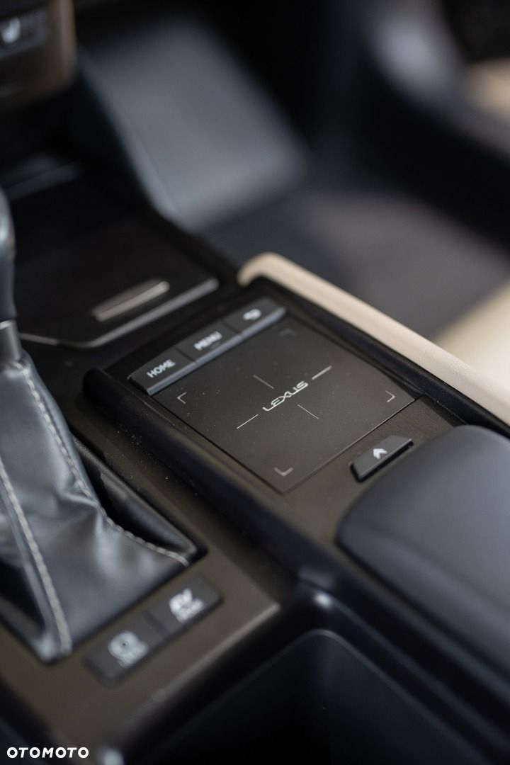 Lexus ES - 12