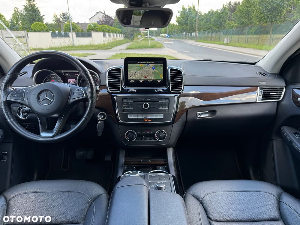 Mercedes-Benz GLE - 10