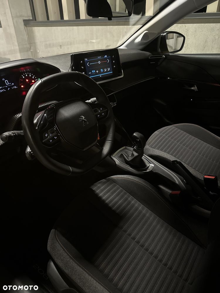 Peugeot 208 - 7