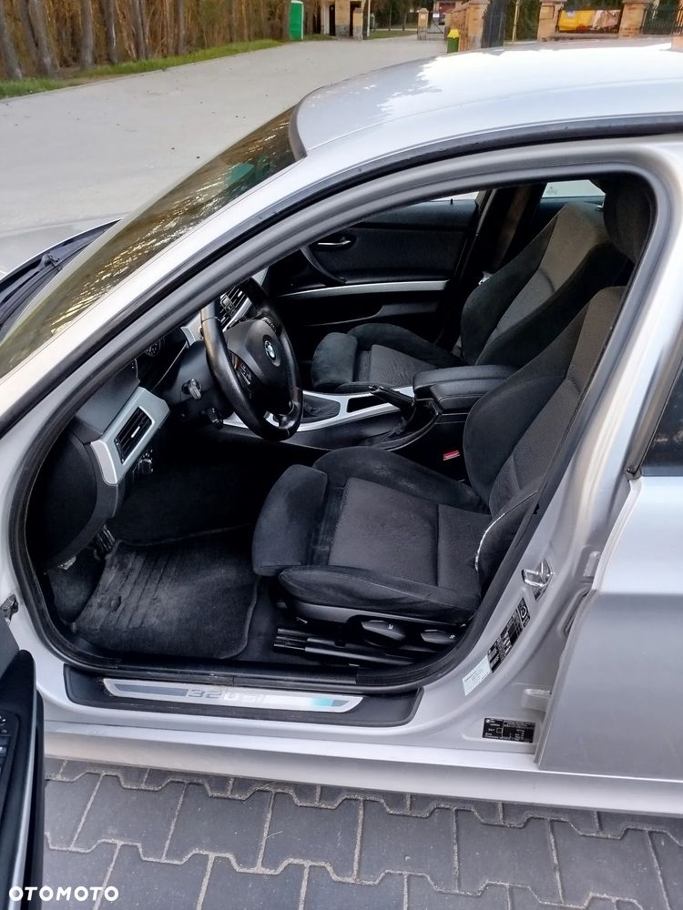 BMW Seria 3 320i - 13