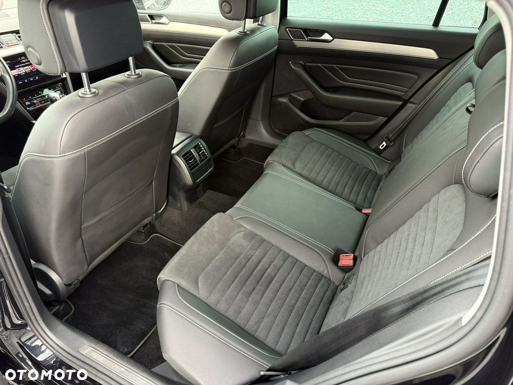 Volkswagen Passat Variant 2.0 TDI 4Mot Elegance DSG - 13
