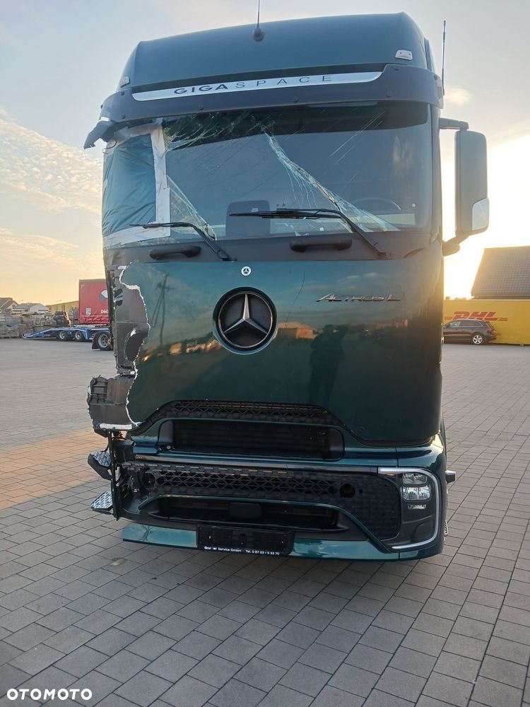 Mercedes-Benz 1851 - 2