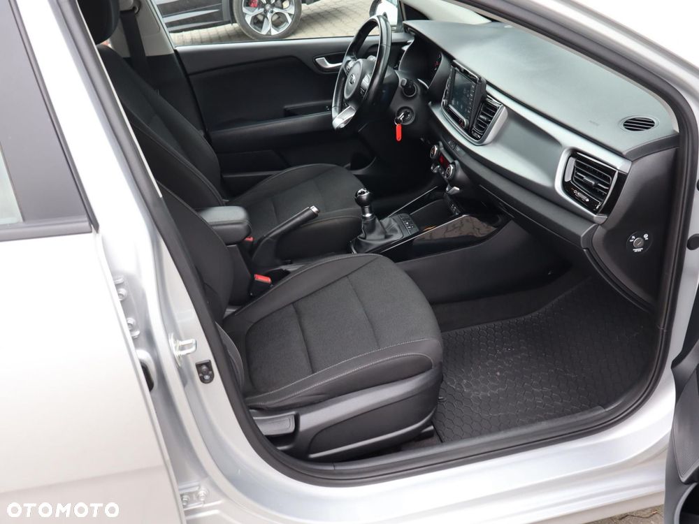 Kia Rio 1.2 L - 7