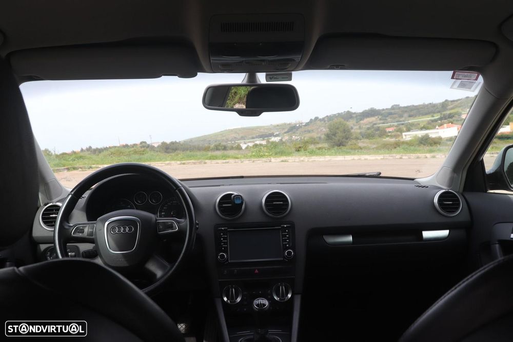 Audi A3 Sportback 1.6 TDI DPF Attraction - 1