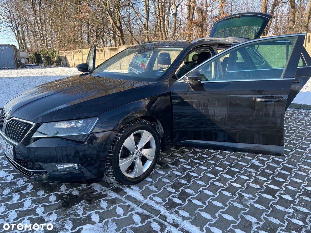 Skoda Superb ver-2-0-tdi-style-dsg - 7