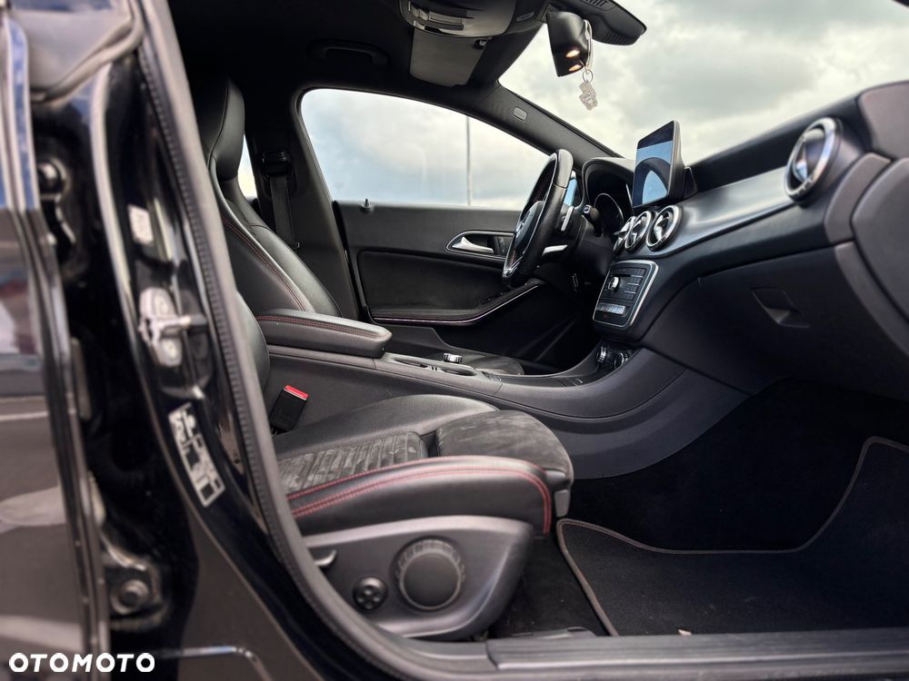Mercedes-Benz CLA 180 7G-DCT AMG Line - 21
