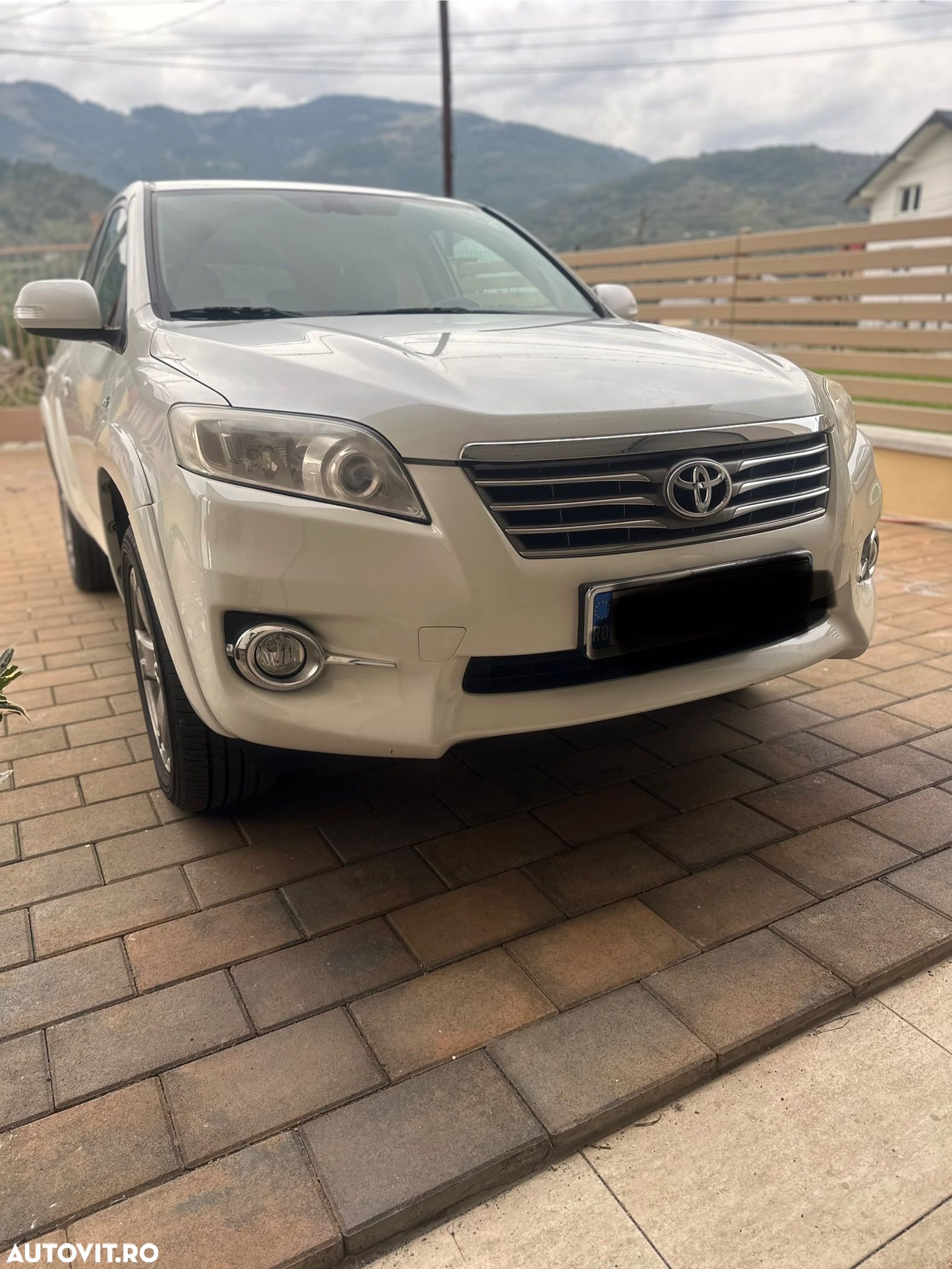 Toyota RAV4 2.2 D-4CAT 4WD Aut Luxury - 1