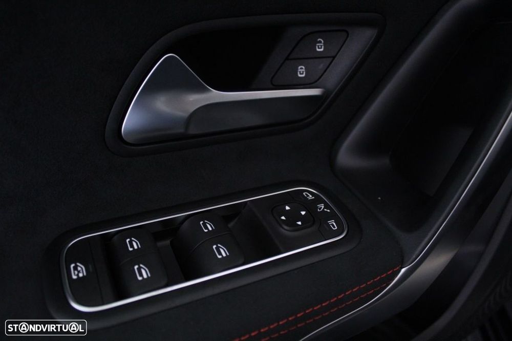 Mercedes-Benz A 250 e AMG Line - 20