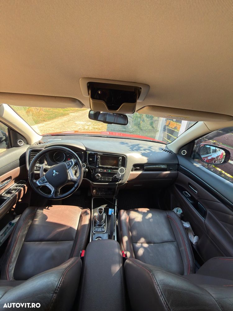 Mitsubishi Outlander 2.0 4WD Plus - 3