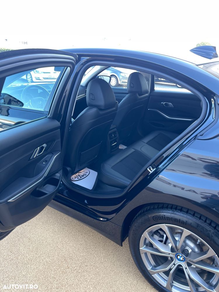 BMW Seria 3 330e Aut. Sport Line - 23
