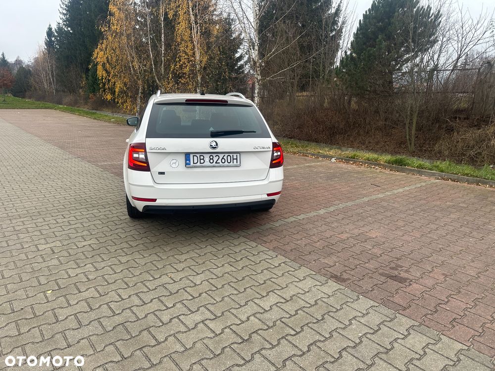 Skoda Octavia Combi 1.6 TDI DSG Ambition - 20