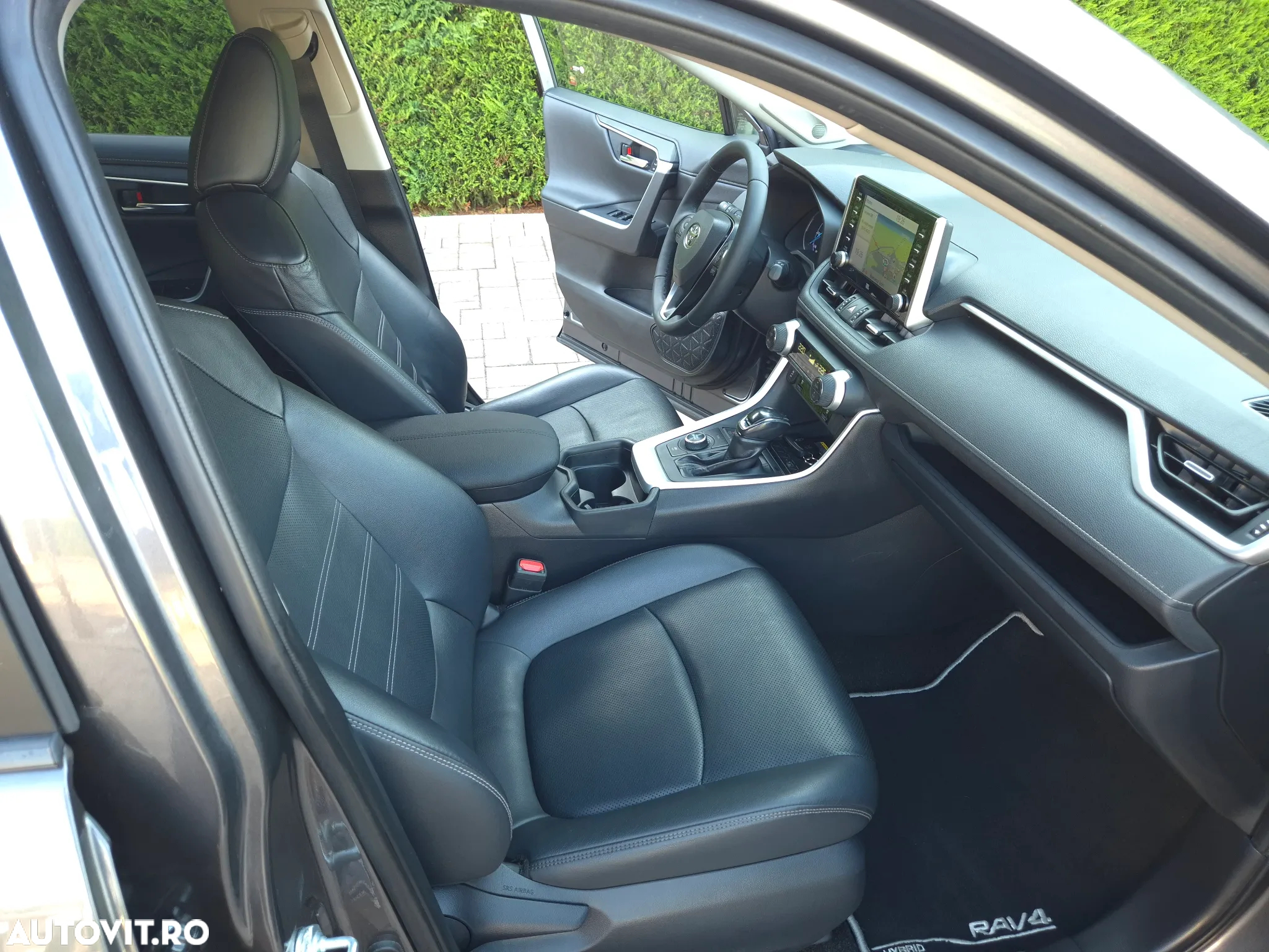 Toyota RAV4 2.5 4x4 Hybrid Lounge - 13