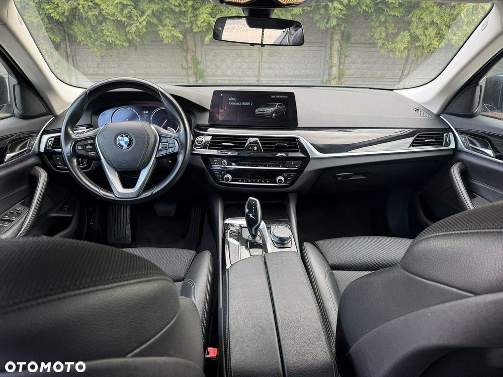 BMW Seria 5 520d Sport - 8