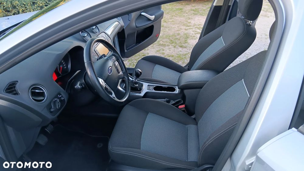 Ford Mondeo 2.0 TDCi Ambiente - 4