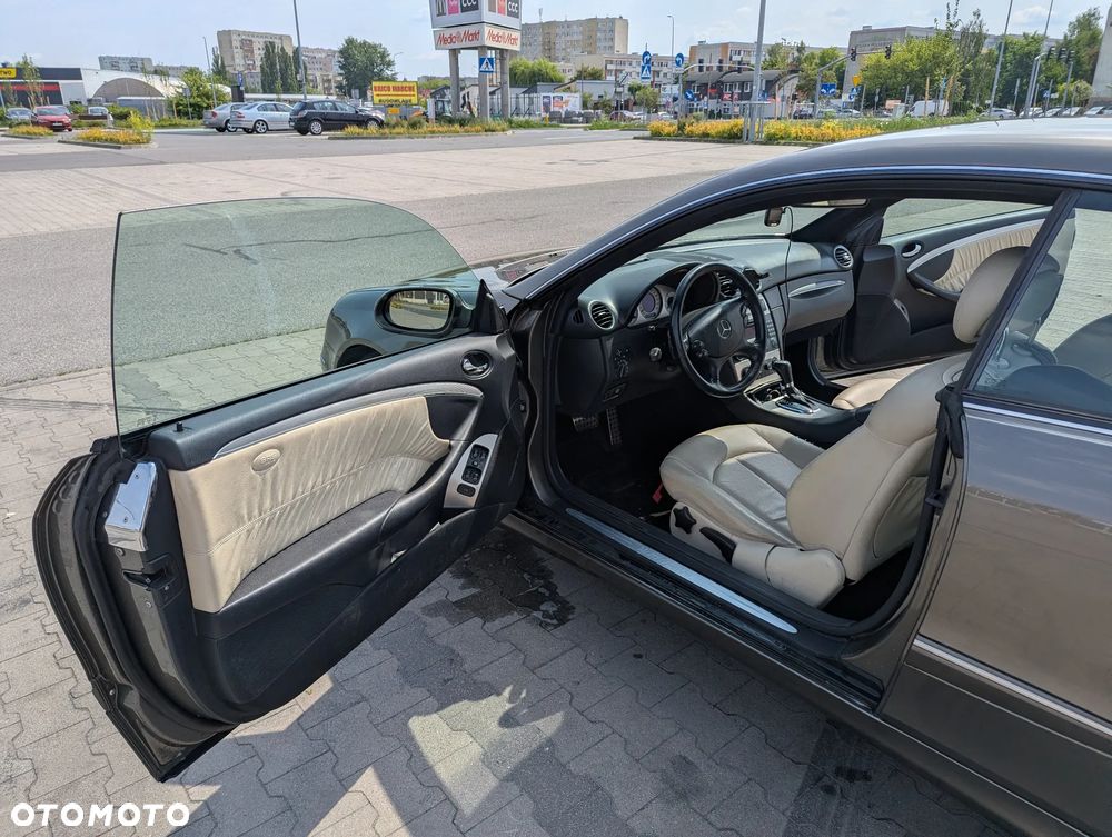 Mercedes-Benz CLK - 9
