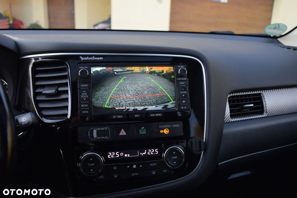 Mitsubishi Outlander 2.2 DID Instyle Navi - 13