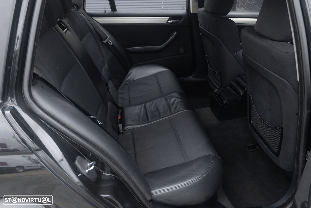 BMW 320 d Touring - 18