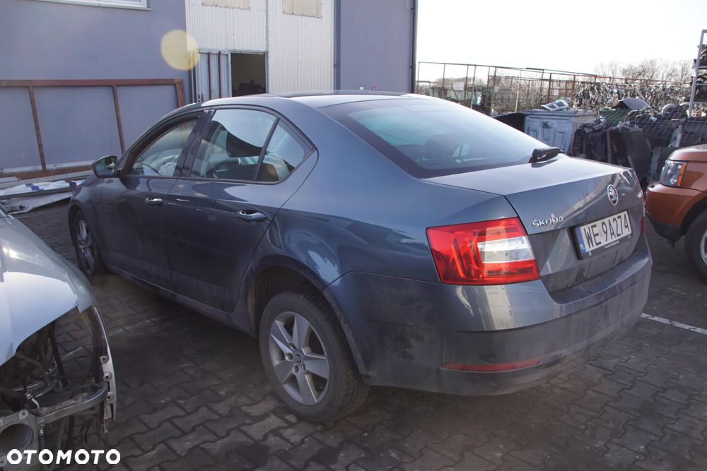 Auto na części - Skoda Octavia III Lift 1.6 TDI 115 KM DDYA SMT LF7Y 2017R Silnik Skrzynia Drzwi Maska Błotnik Klapa Zderzak Lusterko Lampa Szyba Klamka Deska Kokpit Sterownik Moduł Czujnik Licznik Wyświetlacz Panel Kierownica - 4