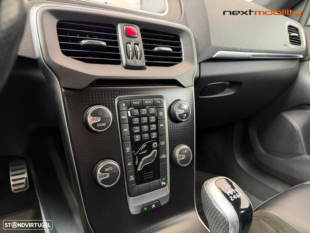 Volvo V40 2.0 D2 R-Design - 22