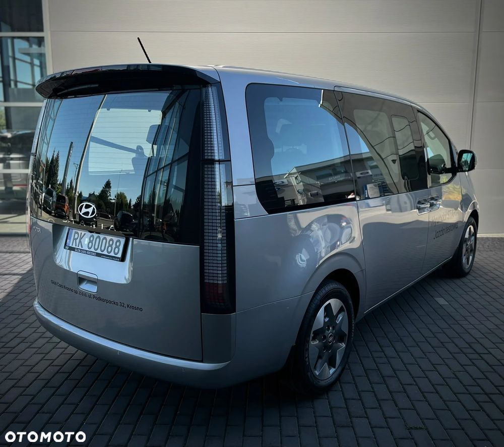 Hyundai Staria 1.6 T-GDI HEV Smart VIP - 8