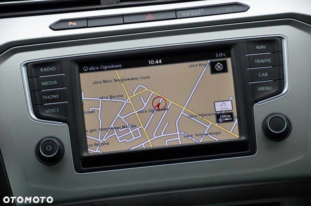 Volkswagen Passat - 32