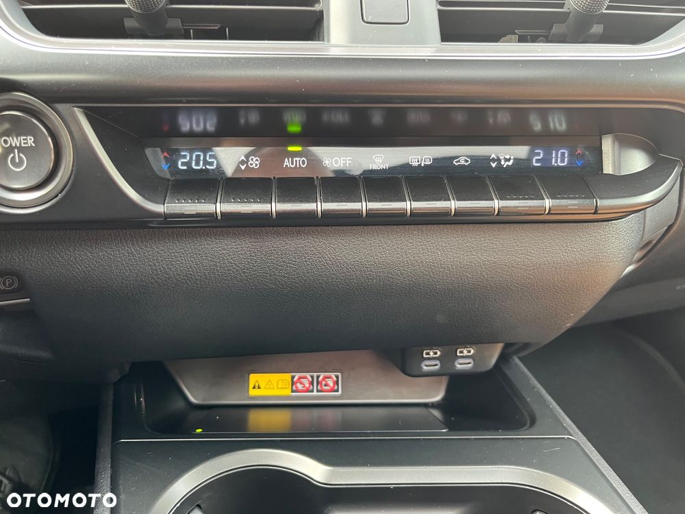 Lexus UX - 28