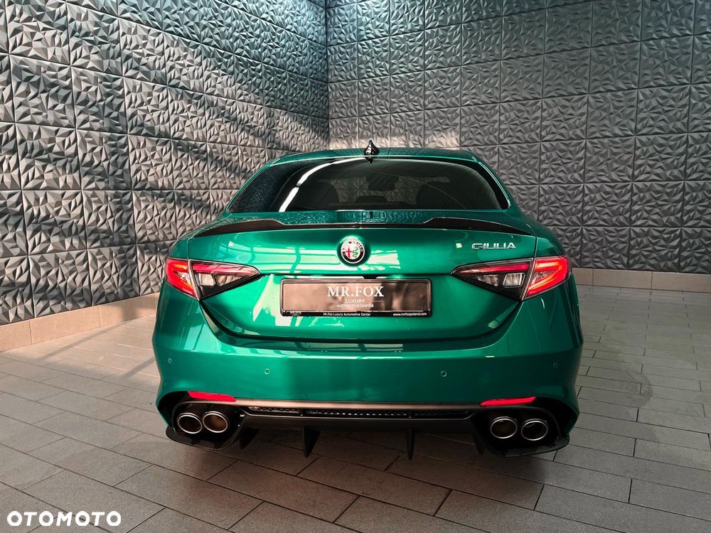 Alfa Romeo Giulia - 8