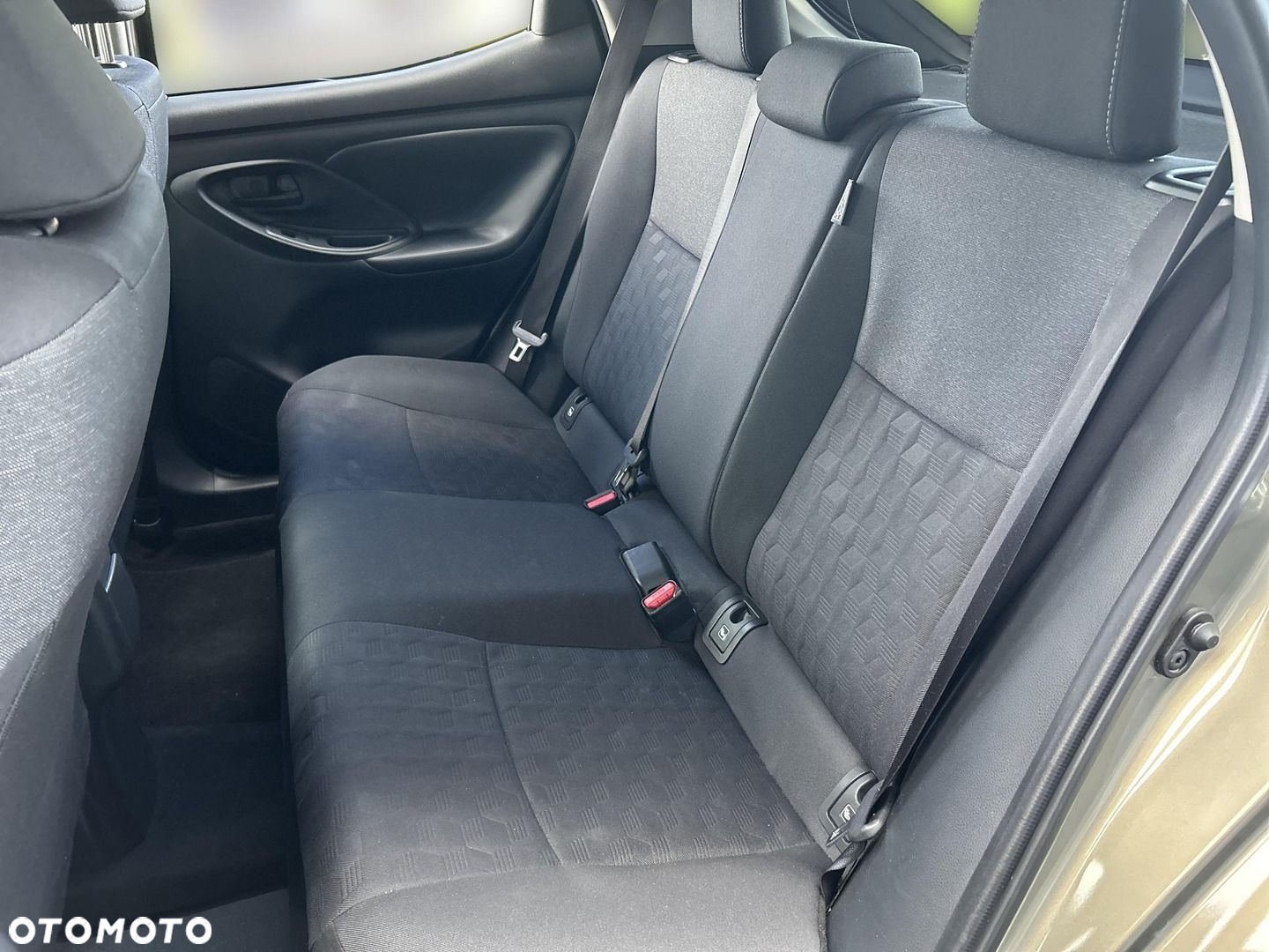 Toyota Yaris Hybrid 1.5 Style - 25