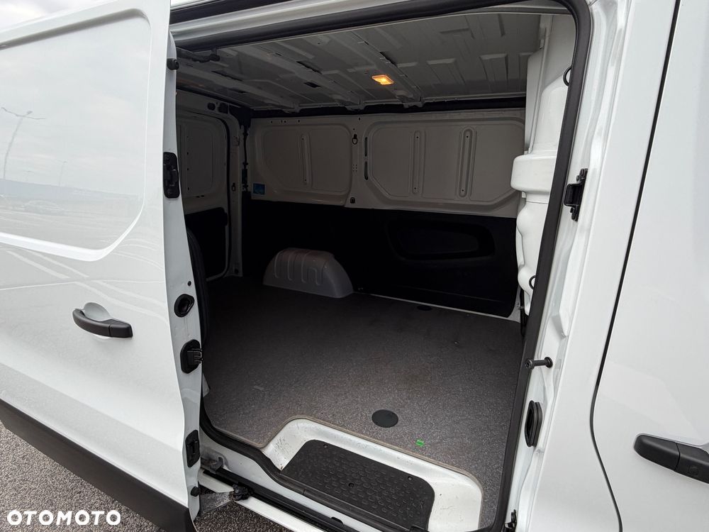 Renault TRAFIC 2019/20r 89tys km JAK NOWY Stan WZOROWY NAVI Bluetooth Tempomat Kamera FULL OPCJA Vivaro - 27