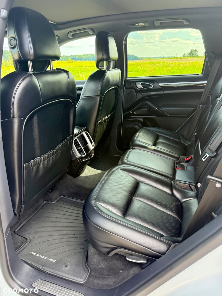 Porsche Cayenne Platinum Edition - 10