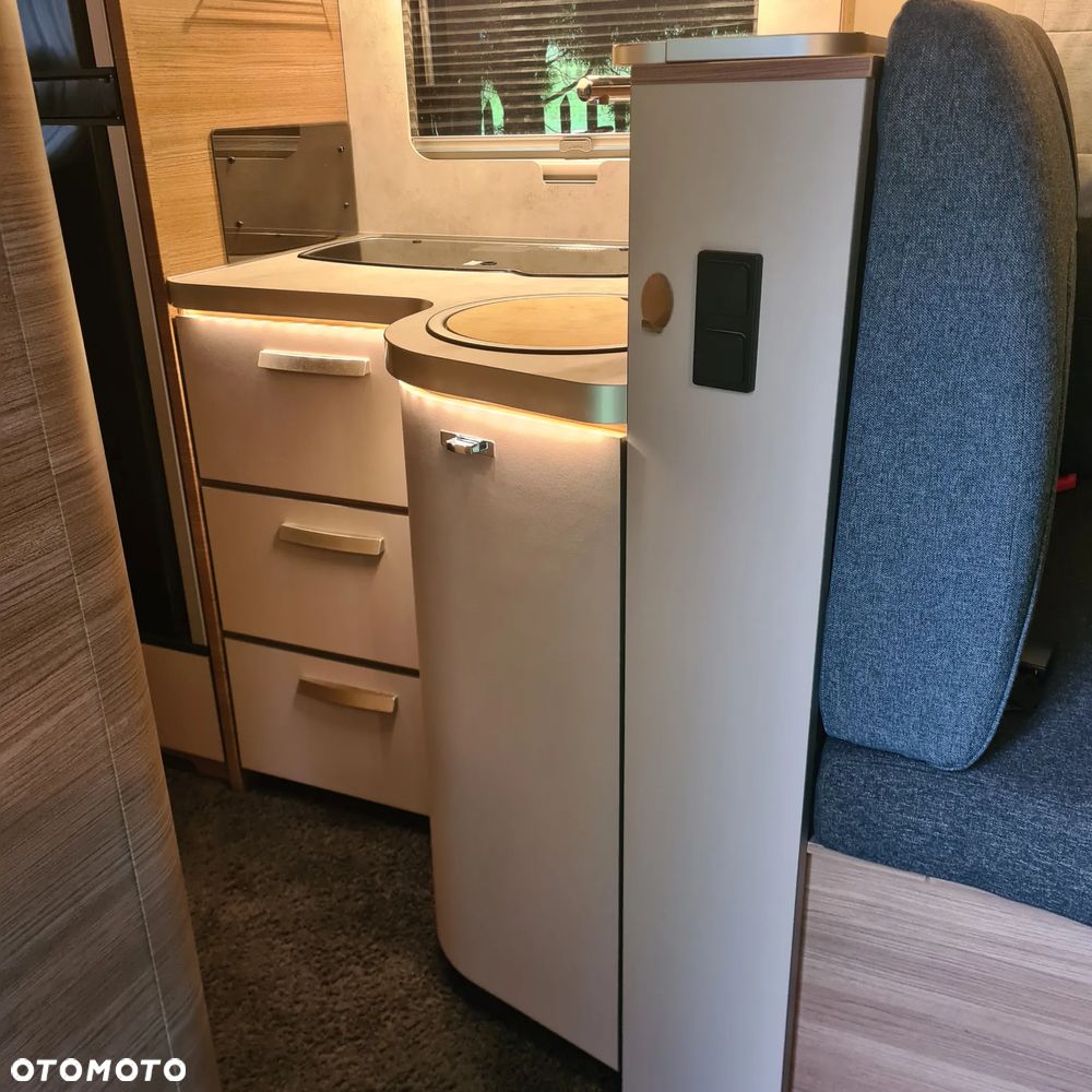 KNAUS Live i 700 - 28