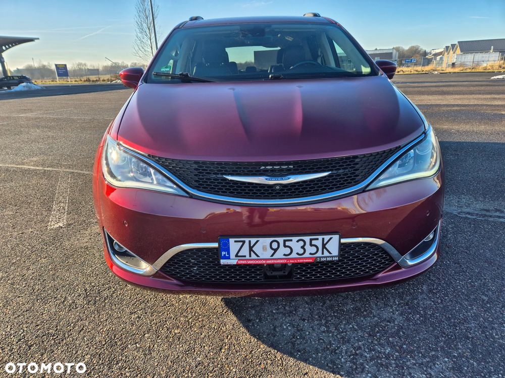 Chrysler Pacifica - 11