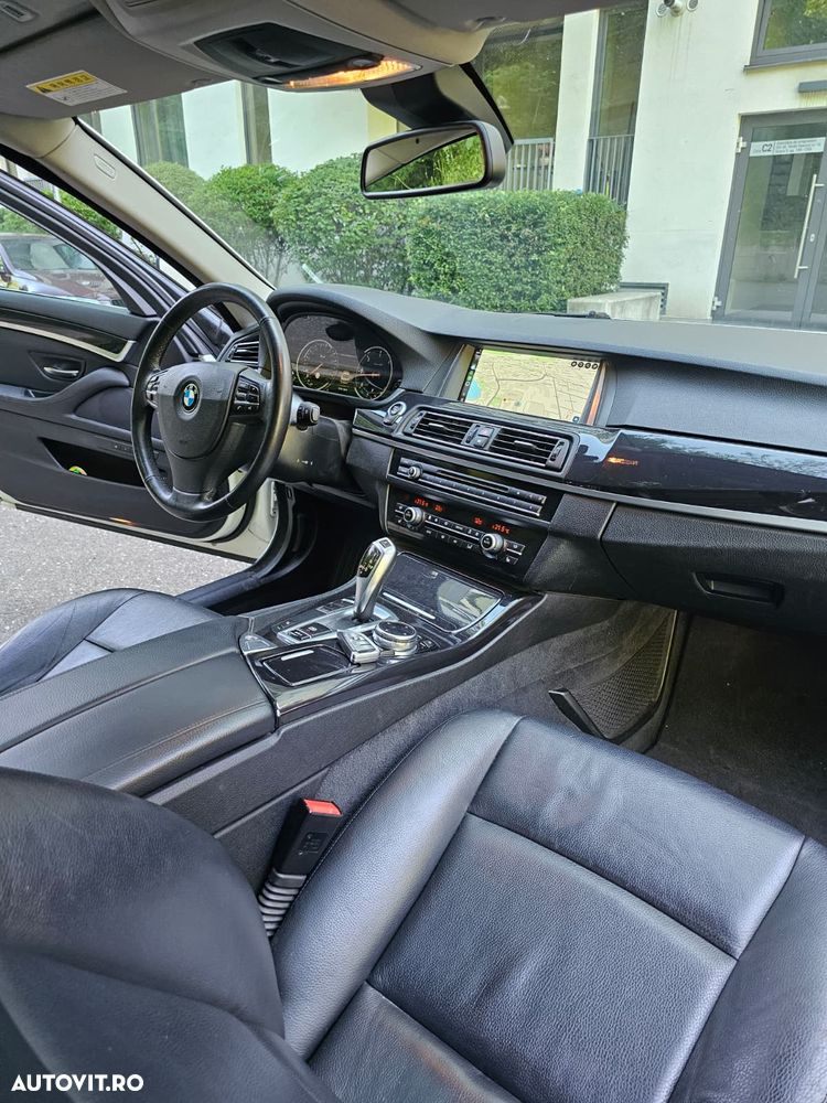 BMW Seria 5 520d Aut. Luxury Line - 13
