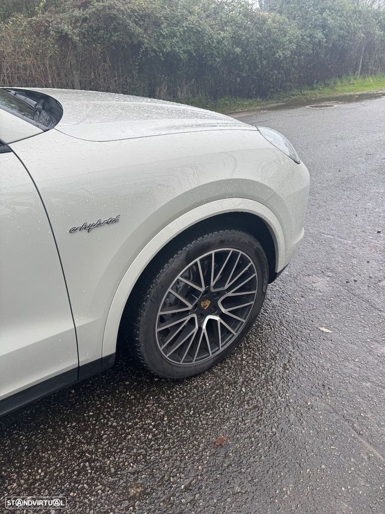 Porsche Cayenne Coupé E-Hybrid - 6