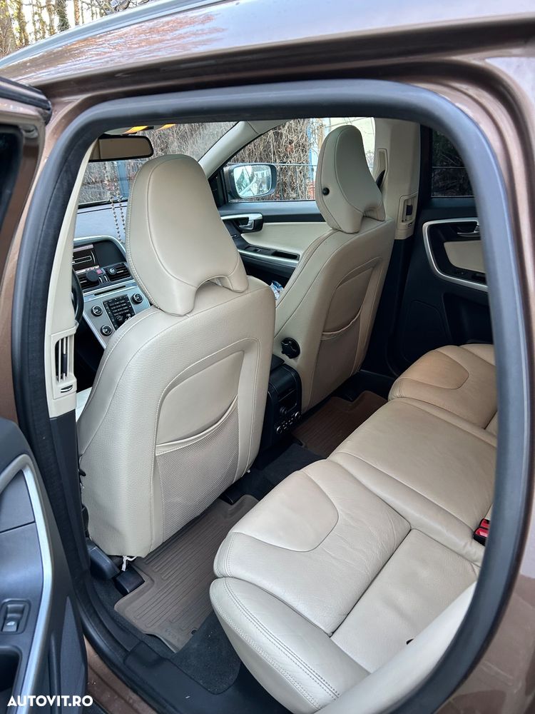 Volvo XC 60 D5 AWD Kinetic - 3