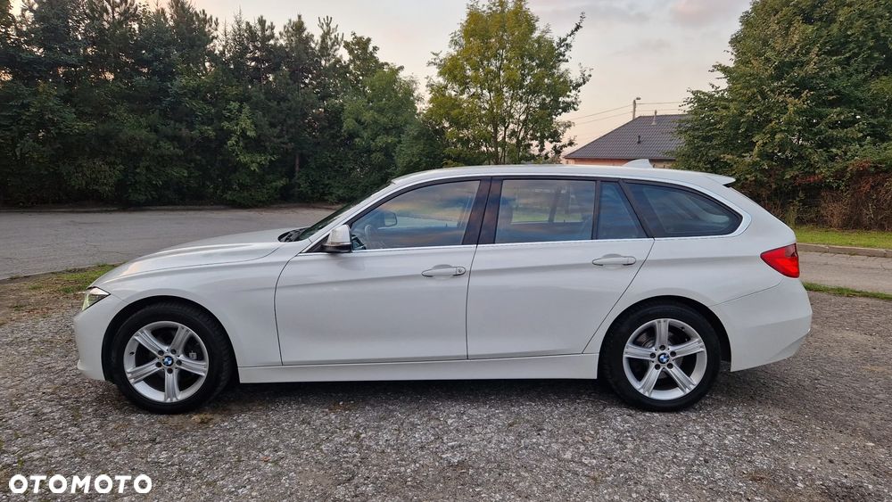 BMW Seria 3 320d Touring xDrive Sport-Aut Luxury Line - 7