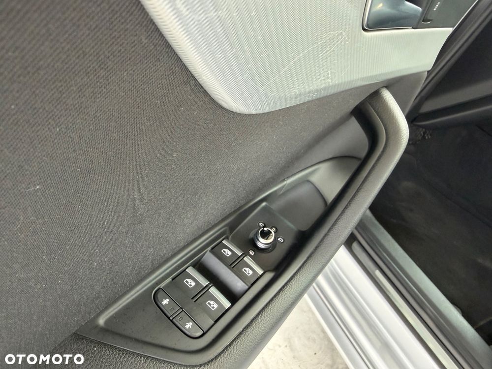 Audi A4 Avant 2.0 TDI S tronic quattro - 27