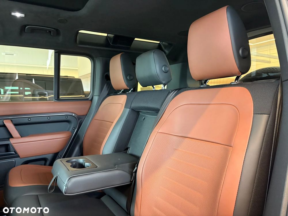 Land Rover Defender 4.4 P635 V8 mHEV Octa - 7