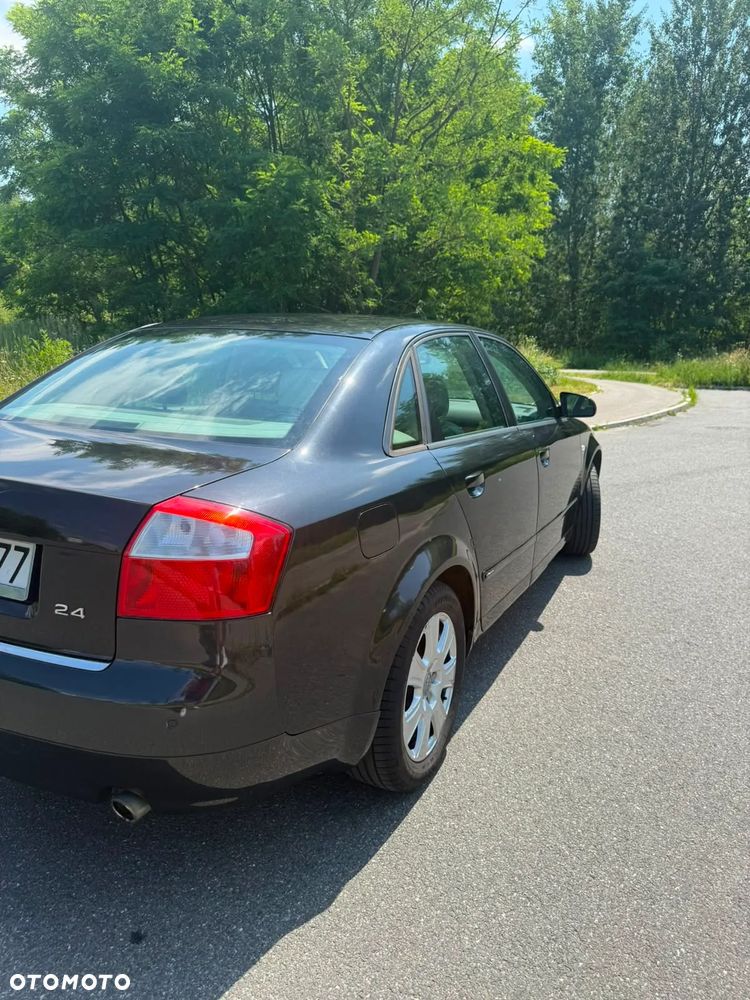 Audi A4 Limousine - 6