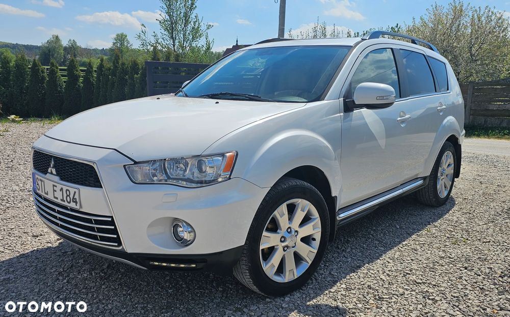 Mitsubishi Outlander - 2