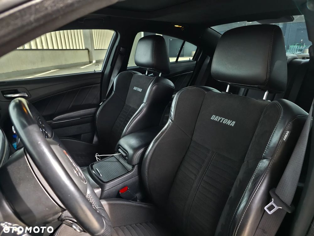 Dodge Charger 5.7 R/T Daytona - 16