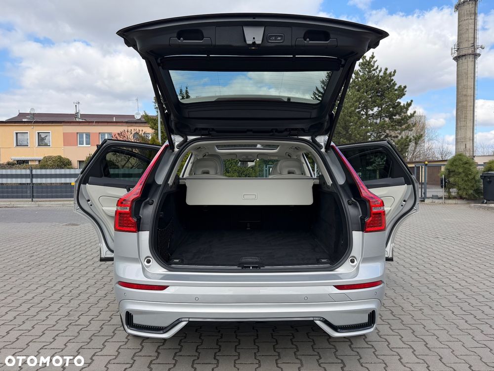 Volvo XC 60 B4 D Plus Dark - 15